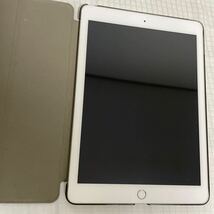 Apple iPad Wi-Fi+Cellular 32GB 2017年春モデル MP1L2J/A SIMフリー [シルバー] 美品_画像2