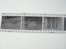 (B23)532 写真 古写真 鉄道 鉄道写真 DD121 地下鉄 荻窪線 開通 昭和36年頃 フィルム 変形 白黒 ネガ まとめて 6コマ _画像2