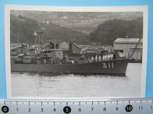 (J51)61 写真 古写真 船舶 海上自衛隊 自衛艦 311 護衛艦 軍艦