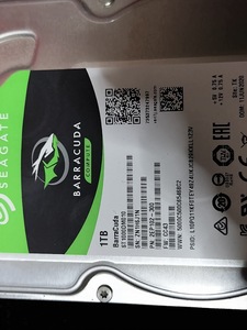 SEAGATE 1TB　内臓HDD　SATA