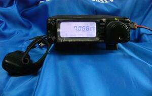 YAESU FT-100 HF/50MHz100W/144MHz50W/430MHz 20W オールバンド、オールモードトランシーバー