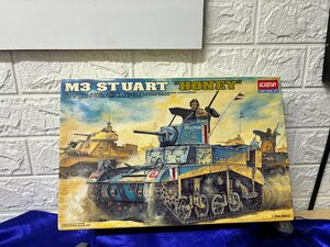 ■3点以上で送料無料!!プラモデル ACADEMY M3 stuart HONEY　 未使用品　3FPM3020MH