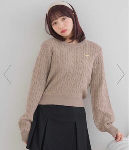 プレート付き　ベージュ　ケーブルニット　トップス　レディース　フリーサイズ　 ニット　かわいい　RETRO GIRL