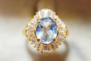 854 ブルートパーズ リング 指輪 ヴィンテージ アクセサリー アンティーク ゴールドカラー 色石 宝石 カラーストーン 装飾品