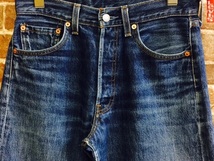 ★鬼ヒゲ/USA製！90'sビンテージリーバイス.Levi's501.色落ち◎.ユーズドデニム.W29古着.アメカジロックバイカー.f&e.ラギッドスタイル/26Y_画像1