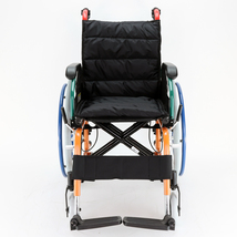 車椅子 車いす 車イス 軽量 コンパクト 自走式 スニーカー B104-AS カドクラ Mサイズ_画像6