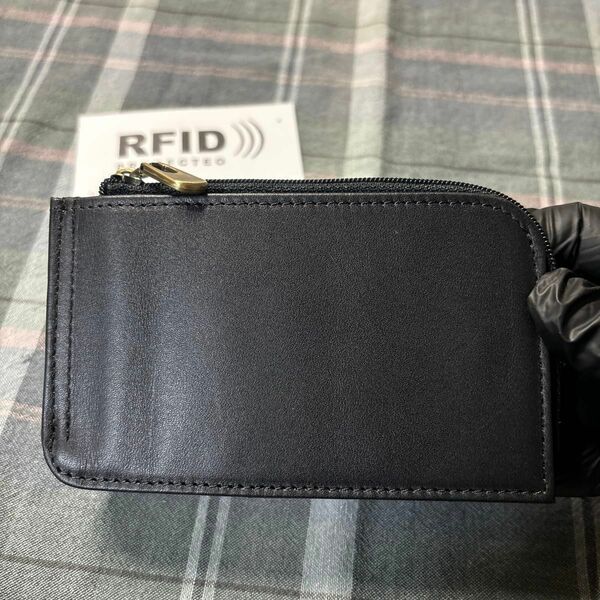 二つ折り財布　カードポケットと小銭入れつき　 レザー コンパクト　ウォレット　