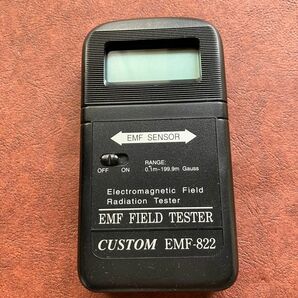 電磁波測定器 EMF-822
