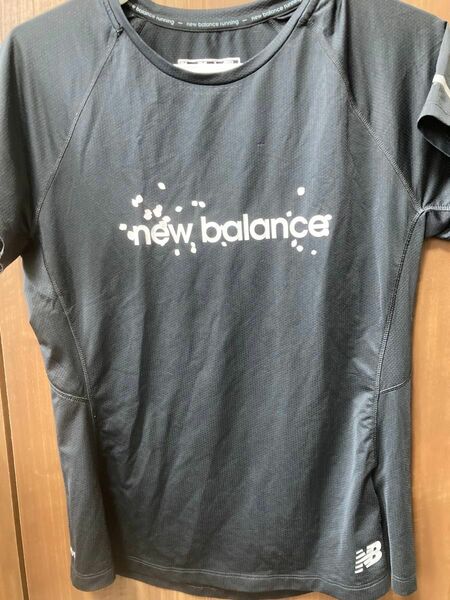 ニューバランスレディースM半袖Tシャツブラックピンクnew balance