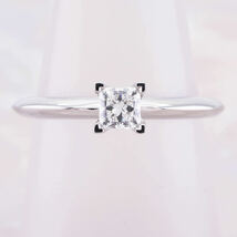 32401 ★Tiffany&Co.★ プリンセスカット ダイヤリング 0.23ct_画像1