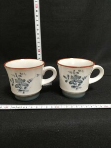 C2263.Noritake ノリタケ ストーンウェア　マグカップ 洋食器　花柄　ネイビー　2客/60