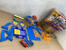 プラレール TOMY チャギントン ウィルソンのぐるぐるタワーと回転台セット_画像1