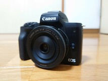 Canon EOS Kiss M ダブルレンズ（EF-M 22 STM, EF-M 18-55 IS STM）セット 中古美品_画像3