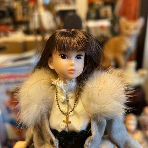 Momoko Doll セキグチ　1/6 ブラウンヘアー　毛皮風上着