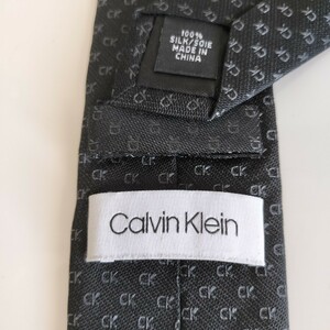 カルバンクライン（Calvin Klein)黒ミニCKロゴネクタイ