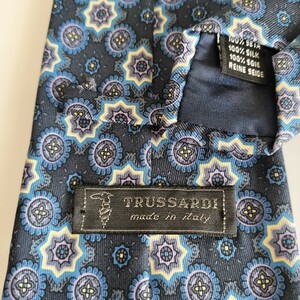 TRUSSARDI(トラサルディ)紺トゲ丸ネクタイ