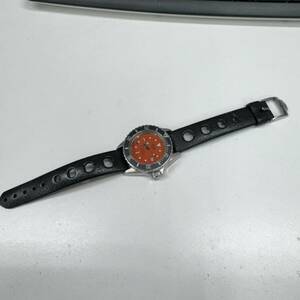 44693-180　稀少 HEUER 1000シリーズ 980.016 20ATM（200M防水）80年代 TAG HEUER タグホイヤー 動作品 オレンジ文字盤送料180円～