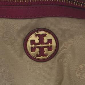 トリーバーチ TORY BURCH ワンショルダーバッグ レザー ロゴ 刺繍 タッセル チャーム付き ゴールドカラー金具 紫 パープルの画像6