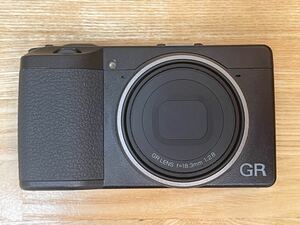 RICOH GRⅢ R02010 GR3 コンパクトデジタルカメラ リコー 本体　バッテリーのみ