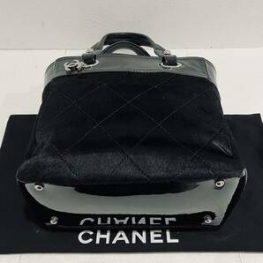 CHANEL ★ 極上美品 シャネル パリビアリッツ 高級ハラコ ファー 毛 トートバッグ ハンドバッグ ブラック レザー バッグ トート 黒 レアの画像4