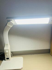 デスクライト ライト 照明 LED学習スタンド LEDデスクランプ テーブルライト 照明器具 机　椅子　学習机