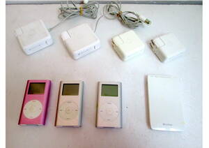 ◇ 402055 ◇ ポータブルプレーヤー 「ジャンク品」 Apple iPod 3台 ACアダプタ / ポケットサーバー SB-WS01-MBSD