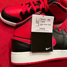 定価13,750円　23㎝　4Y　NIKE　ナイキ　AIR JORDAN 1 MID GS　エアジョーダン1　新品　スニーカー　DQ8423　ウィメンズ　ユース　ブレッド_画像8