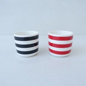 // [Скандинавский] Marimekko Marimekko *Tasaraita Latte Mug Black/Red 2 Peece Set *Vase Utsuwa Cup [Pottery] (WA84-2312-32) [40B42A]