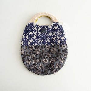 //【美品/定価1.6万】2023SS/ミナペルホネン mina perhonen *piece egg bag エッグバッグ*rosyyula(ba84-2401-79)【50B42a】