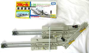 プラレール 車両基地 J-24　箱付き　TOMY