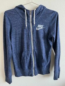 NIKE パーカー　レディース　Mサイズ