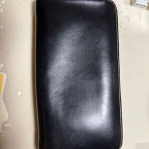 ケイトスピード中古品Yahooオークションで購入しましたが、使わないので,出品します。カード入れ12.ファスナー内にあり。 長財布