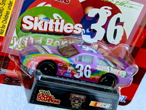 ◆ナスカー NASCAR◆アーニー・アーヴァン スキットルズ Ernie Irvan Skittles PONTIAC◆*難 RACING CHAMPIONS レーシング チャンピオン_画像3