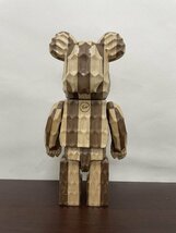 BE@RBRICK WORLD WIDE TOUR KAWS x カリモク x 400% by MEDICOM TOY ベアブリック 置物 ■ 中古 ■ 美品 ■ 箱付き_画像4