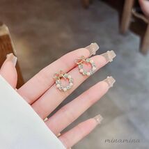 【残り１点】 可愛い　リボンピアス　パール　ゴールド　ジルコニア　結婚式　デート　高見え　キラキラ　送料無料　人気　ブライダル_画像4