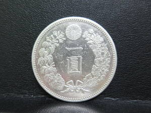 2174 古銭祭 一圓銀貨 明治17年 直径 約38.6mm 重さ 約26.9g 画像をご確認ください コレクション 1円 銀貨 