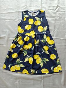 女の子　子供服130cm（1-7枚目の写真）まとめ売り 美品からタグ付き新品　最後のパーカーはおまけです（100cm）