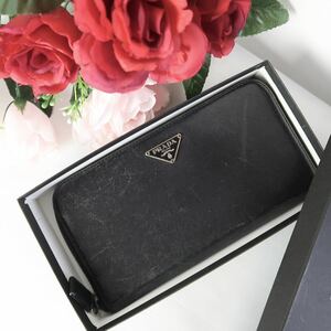 s685 プラダ 長財布 ラウンドジップ レザー黒ブラック三角プレート PRADA