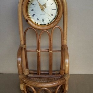 ラタン 掛時計 籐 置時計 日本製時計(Lapillon TOCHIGI TOKEI)に台湾製本体 レトロ アンティーク風 ラタン籐家具 中古品 わりとキレイな1点の画像1