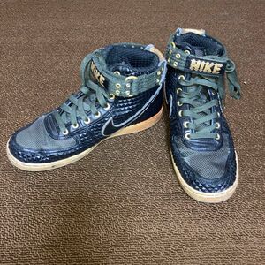 使用感有り　NIKE バンダルロック　スニーカー 27.5cm