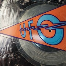 UFO THIS TIME UK盤　パッチ　UFO This time 7" cut-out picture disc single._画像6