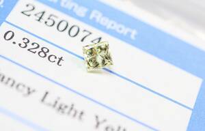 【１００円～】0.328ｃｔ 天然ダイヤ FANCY LIGHT YELLOW（ナチュラルカラー）I1