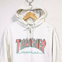 F9520dL jouetie×THRASHER ジュエティ×スラッシャー コラボ スウェットパーカー サイズM ホワイト レディース ファイヤーパターン 古着_画像4