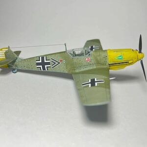 タミヤ　1/72 メッサーシュミット　Bf109E-4 ヘルムート・ヴィック搭乗機　完成品　　塗装済　ドイツ戦闘機　プラモデル　送料無料