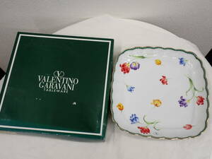 HS-N213-1 【未使用保管品】valentino garavani バレンティノガラバーニ プレート 大皿 盛皿 洋食器 花柄 金彩 食器 キッチン インテリア