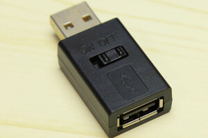 ∬送料無料∬USBオン・オフスイッチ∬新品・即決 USBスイッチコネクタ　機器の取り外し不要で電源ON OFF 
