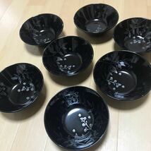 a45 未使用品　南天　フリーボウル　7客セット　縁起の良い柄　新品　食器　深鉢　　鉢　黒 5客にも　日本製　か_画像1