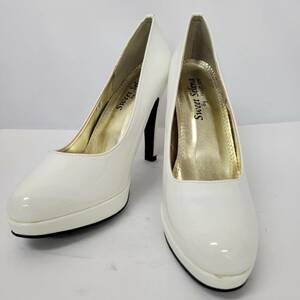 *[ stock disposal price ][ translation equipped ]Sweet Selena Suite Serena pumps beautiful legs white enamel LL size high heel *F02-366p