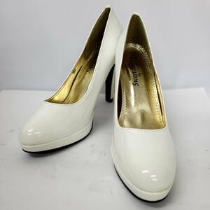 *[ stock disposal price ][ translation equipped ]Sweet Selena Suite Serena pumps beautiful legs white enamel LL size high heel *F02-432p