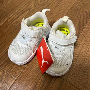 新品・タグ付♪ プーマPUMA ベビースニーカー　12.0cm ホワイト